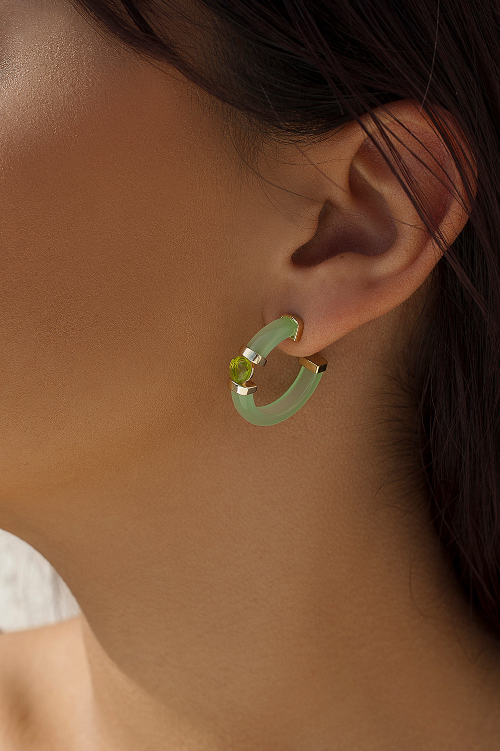 Pendientes aros originales detalle central cuarzo adamantino verde-LINEARGENT