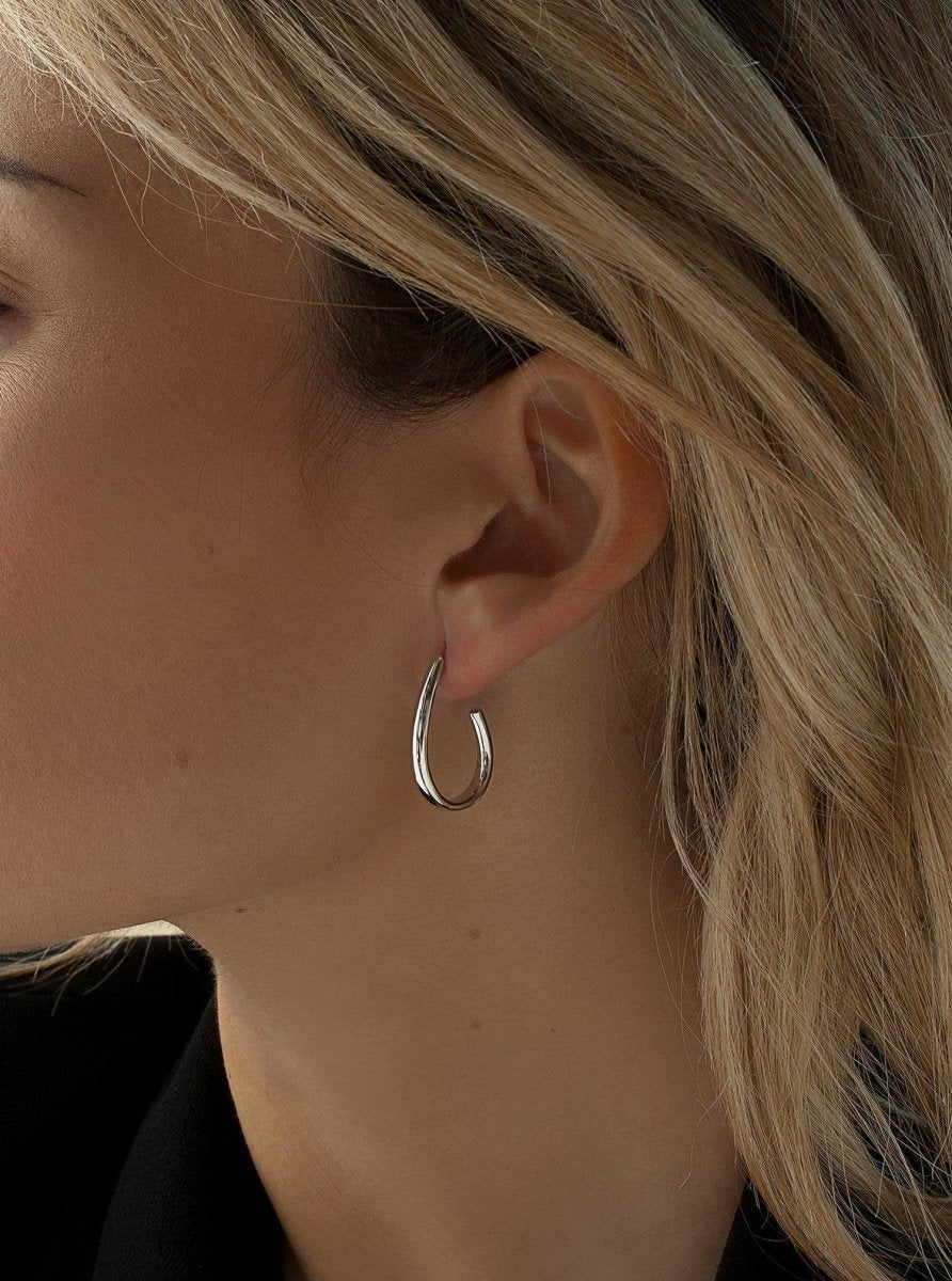 Pendientes aros pequeños diseño semiabierto redondo y plata lisa