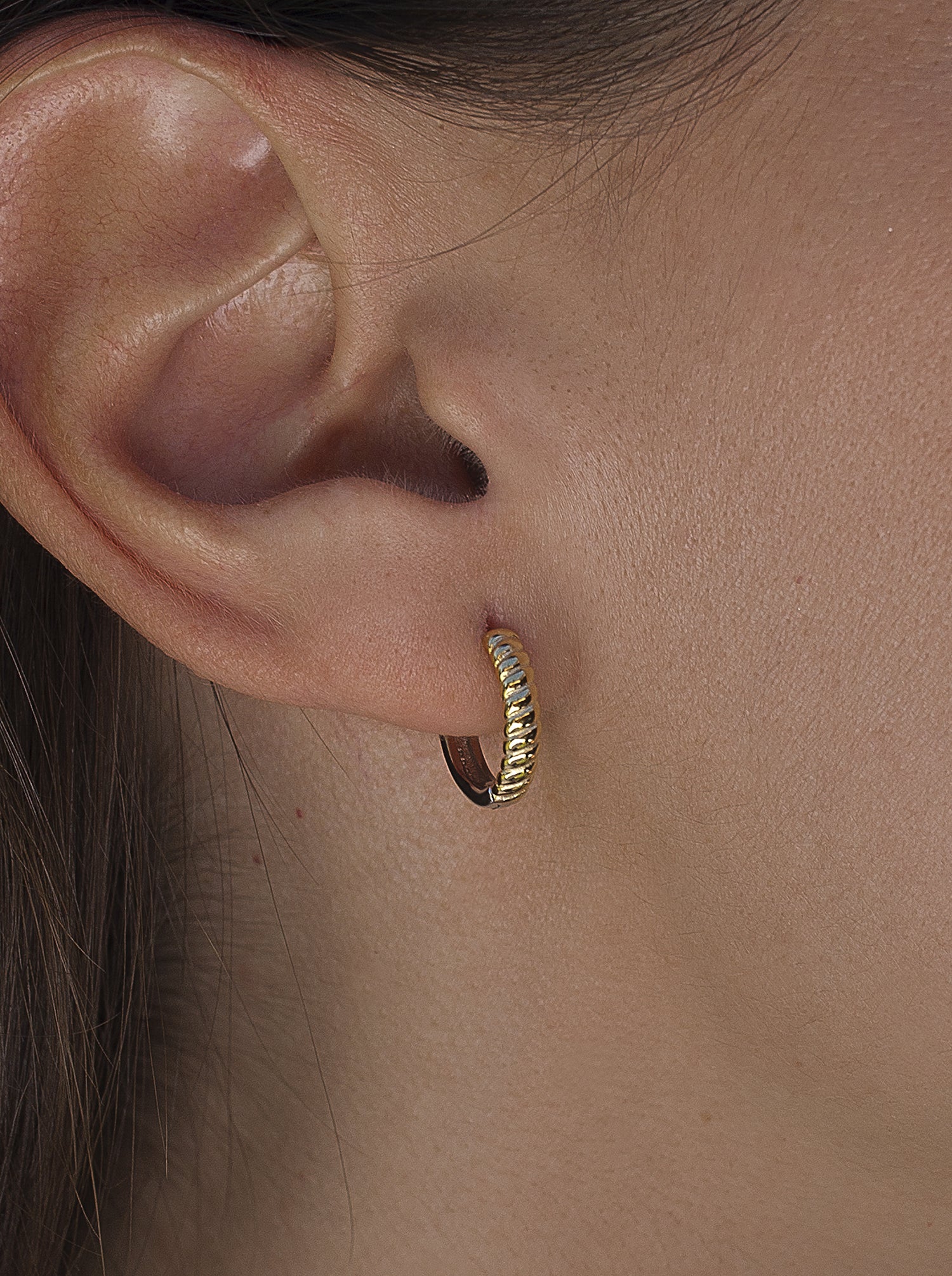 Pendientes bicolor de plata estilo aro diseño cuerda