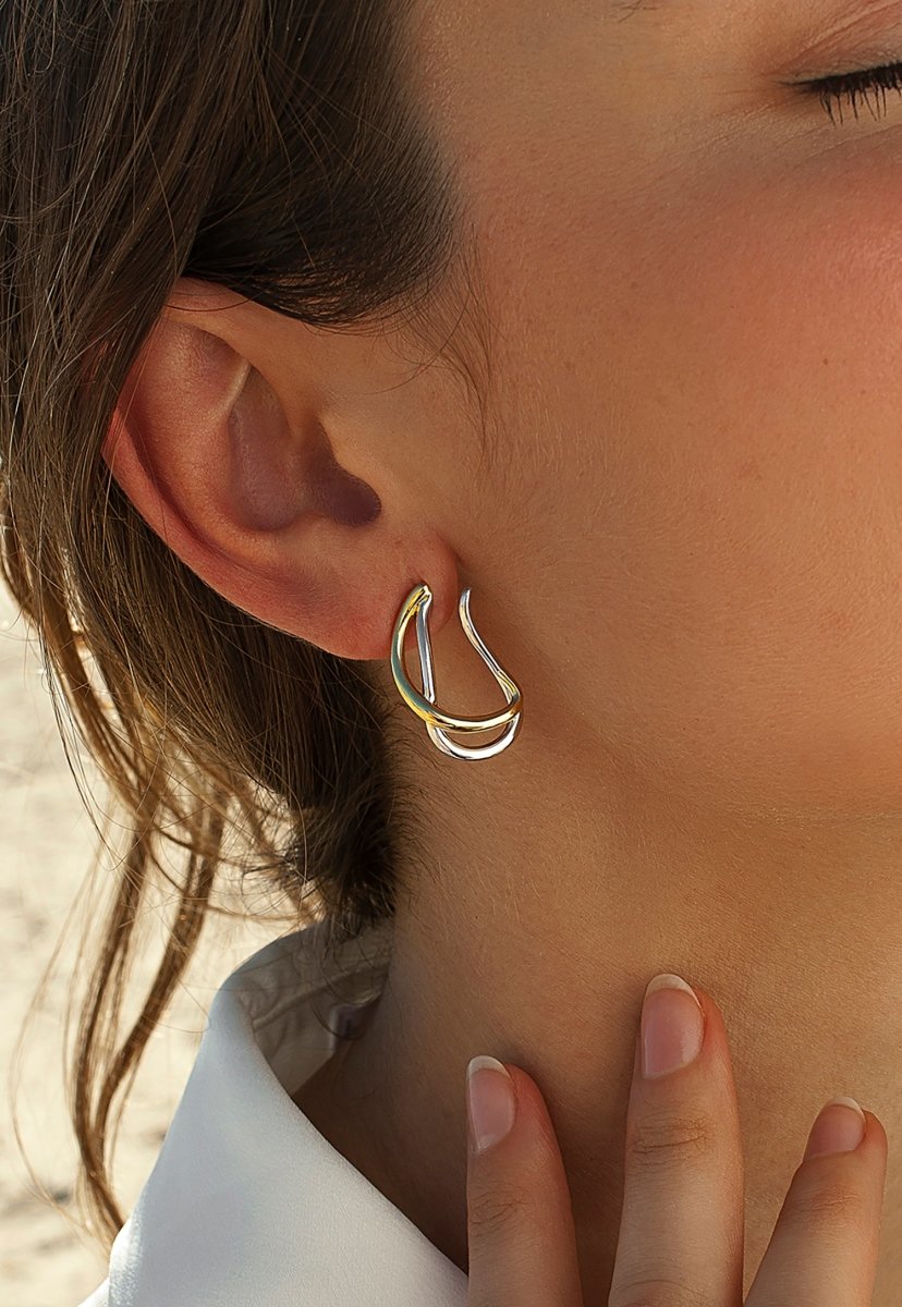 Pendientes bicolor de plata originales con motivo curvilíneo-LINEARGENT