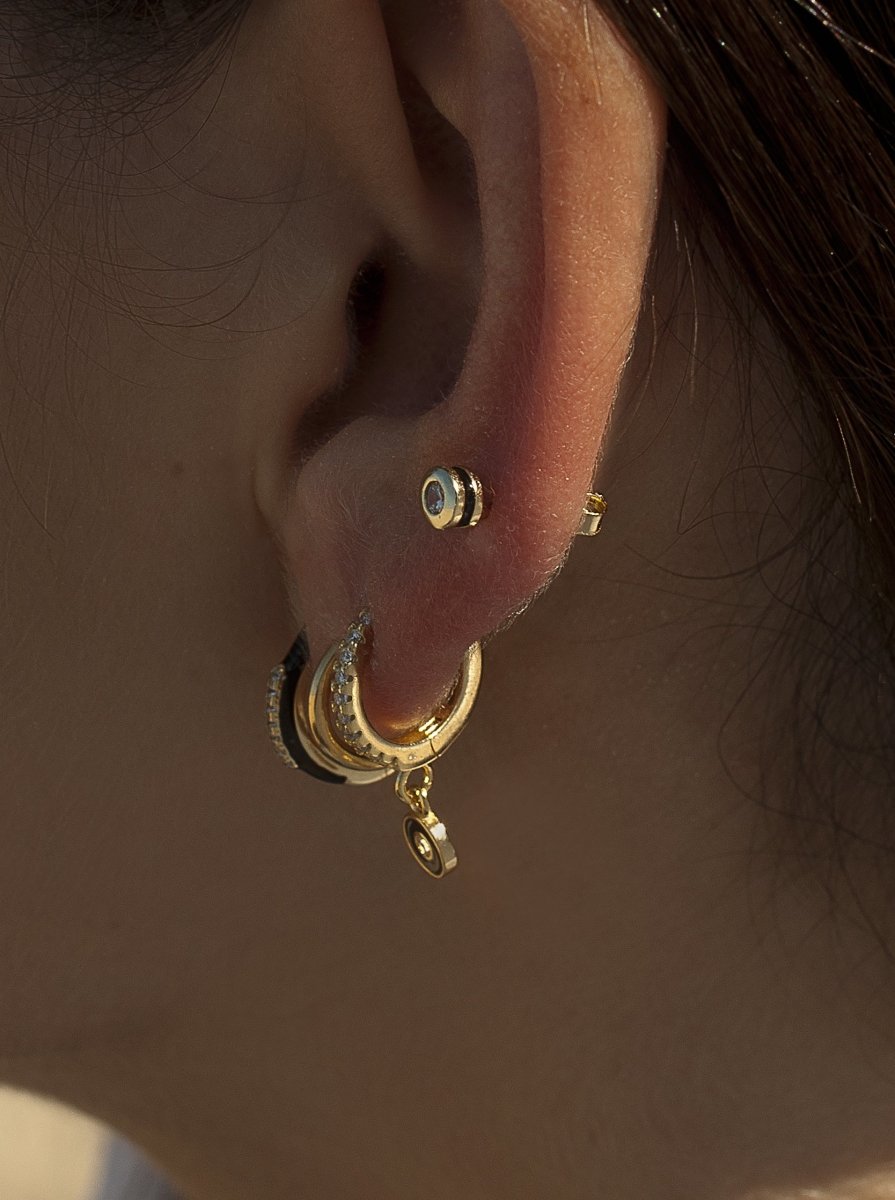 Pendientes botón diseño esmalte negro combinado con plata y circonita-LINEARGENT