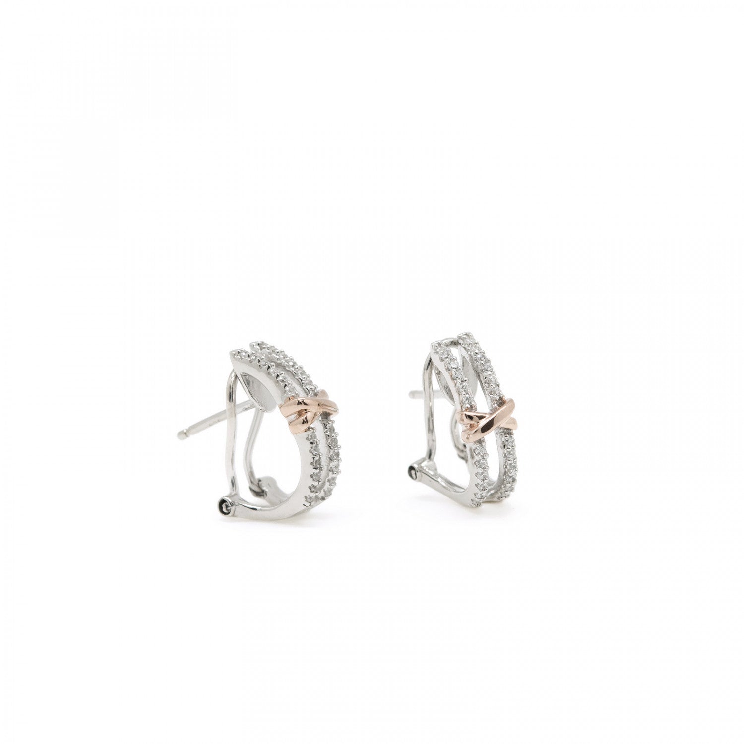 Pendientes cierre omega con grapa bañada en oro rosa-LINEARGENT