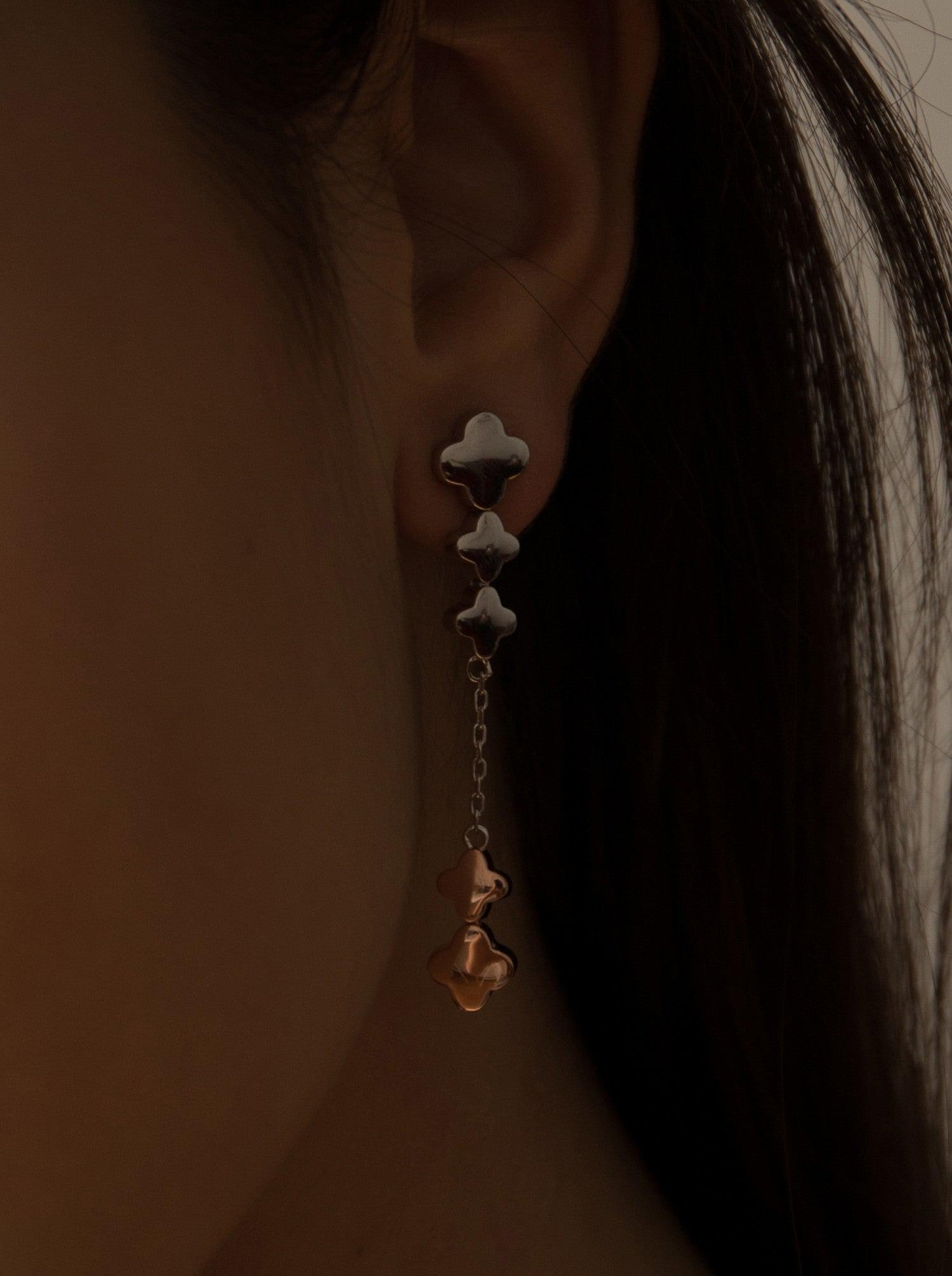 Pendientes largos finos de plata diseño bicolor con cruzes-LINEARGENT