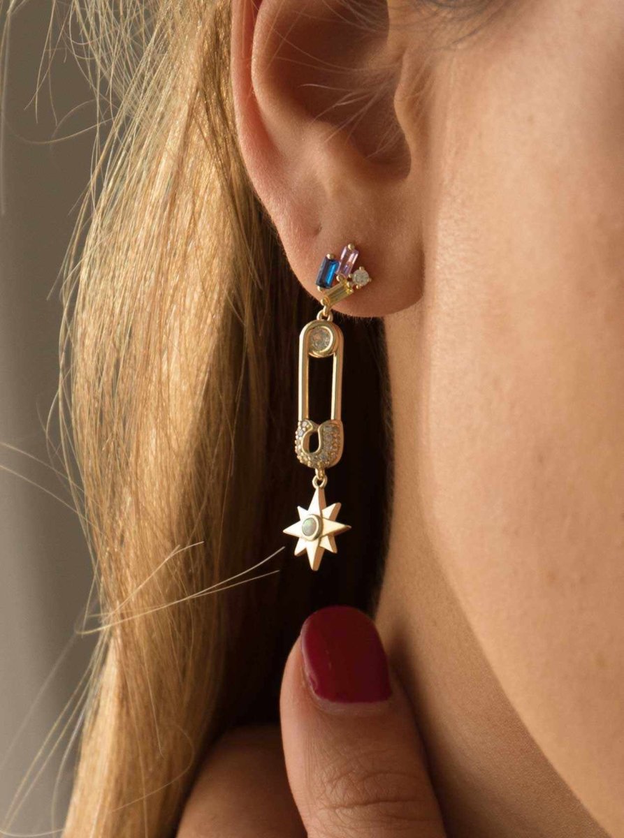 Pendientes largos motivo de imperdible y estrella con circonitas-LINEARGENT