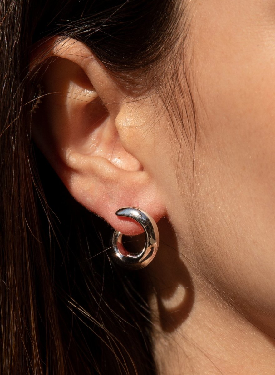 Pendientes originales de plata con motivo de círculo abierto contorno irregular-LINEARGENT