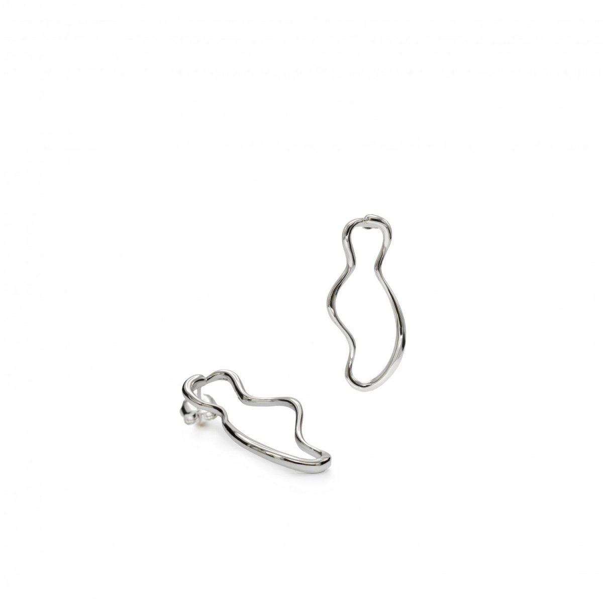 Pendientes originales de plata contorno curvilíneo en plata lisa-LINEARGENT