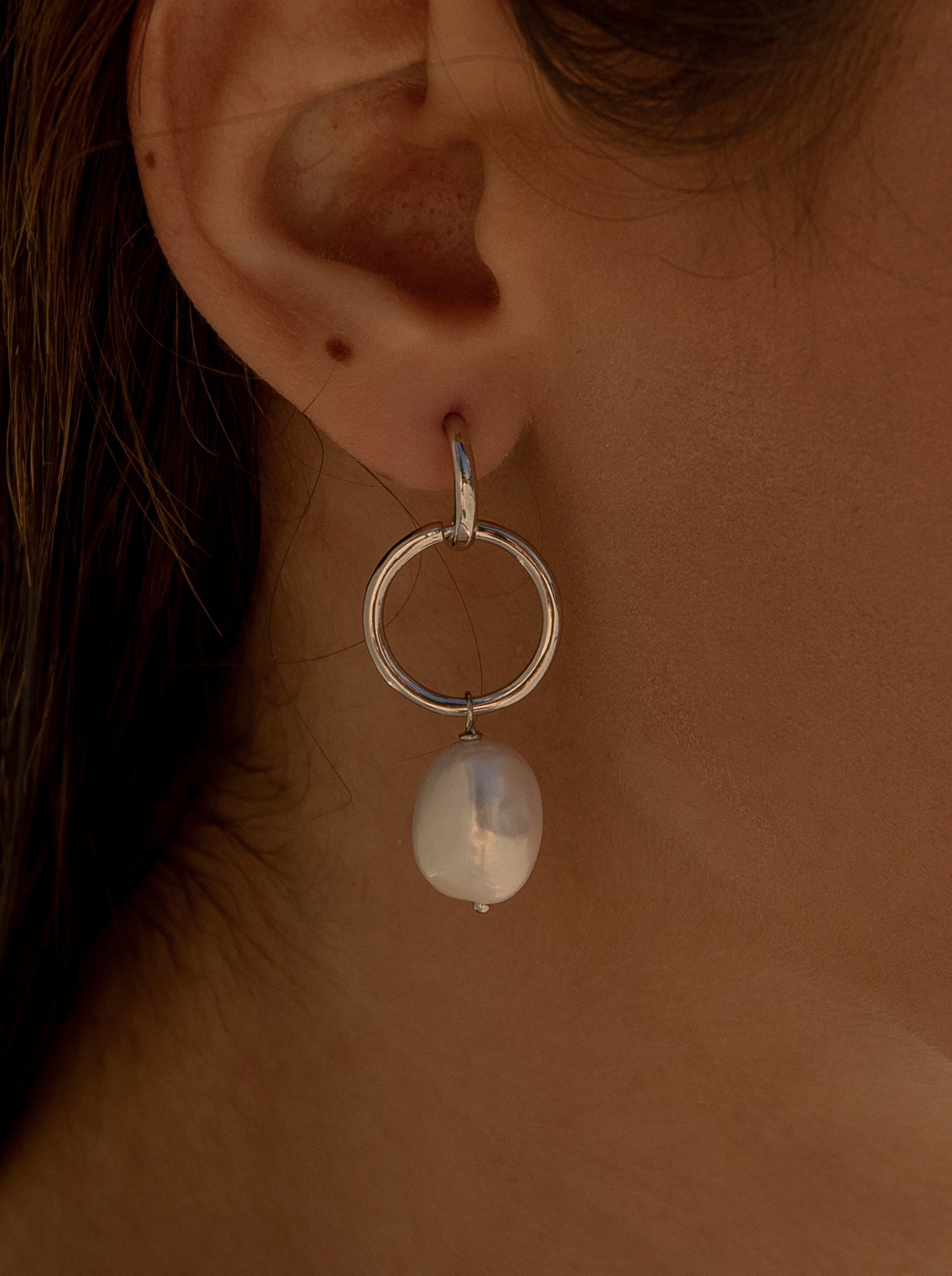 Pendientes perla colgante diseño de doble aro-LINEARGENT
