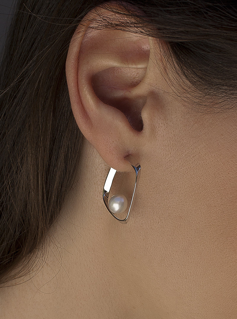 Pendientes perlas de plata diseño cuadrado con perla-LINEARGENT