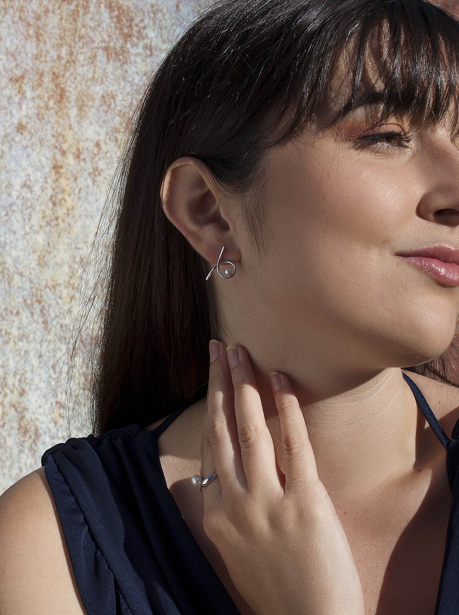 Pendientes perlas de plata diseño tirabuzón con perla