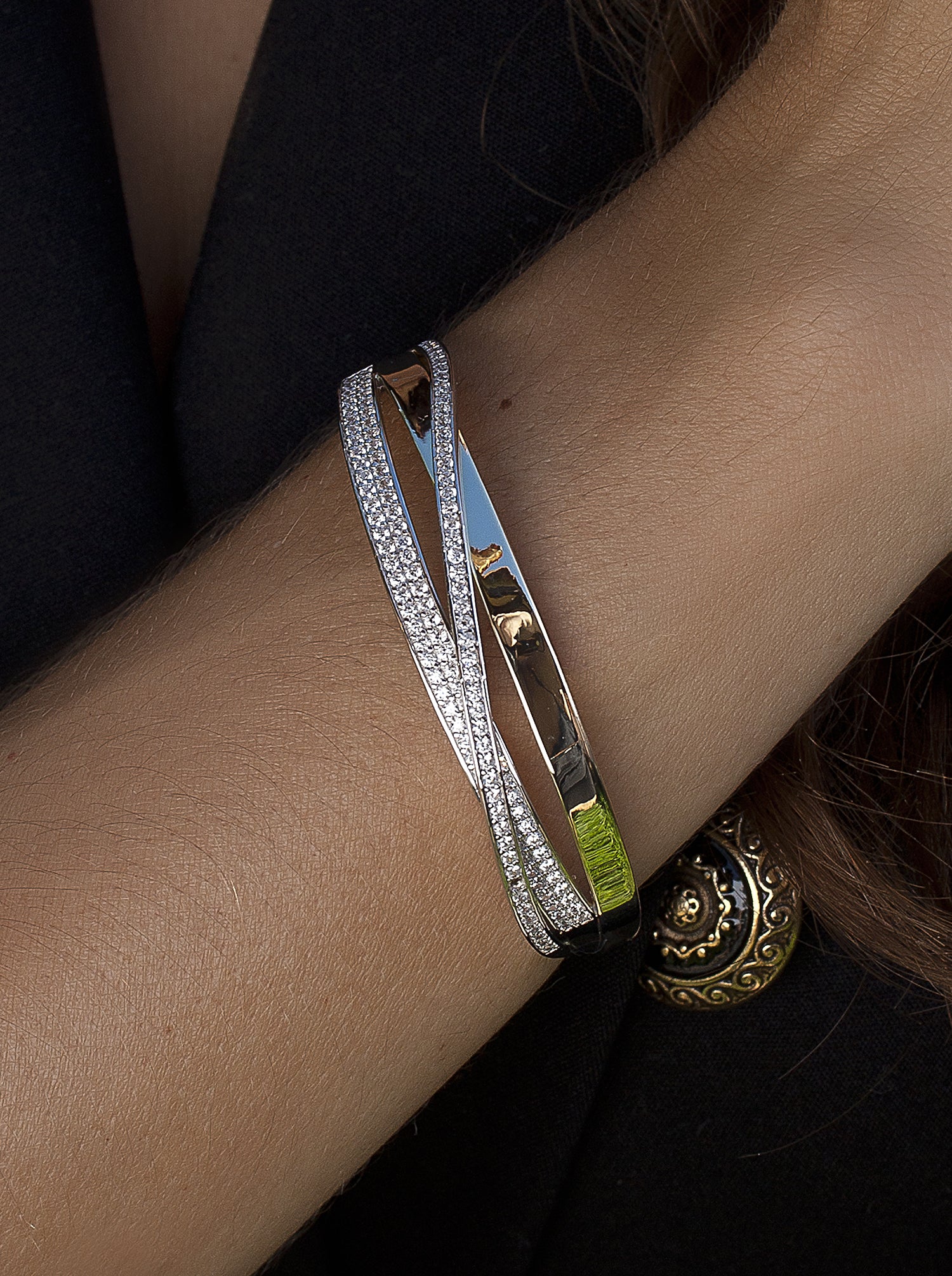 Pulsera esclava de plata diseño bicolor entrecruzado-LINEARGENT