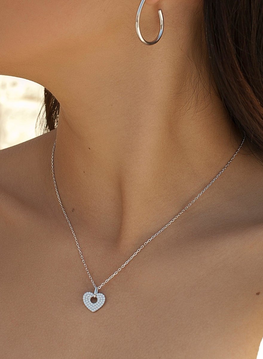 Collar · Colgantes pequeños de plata diseño corazón circonitas
