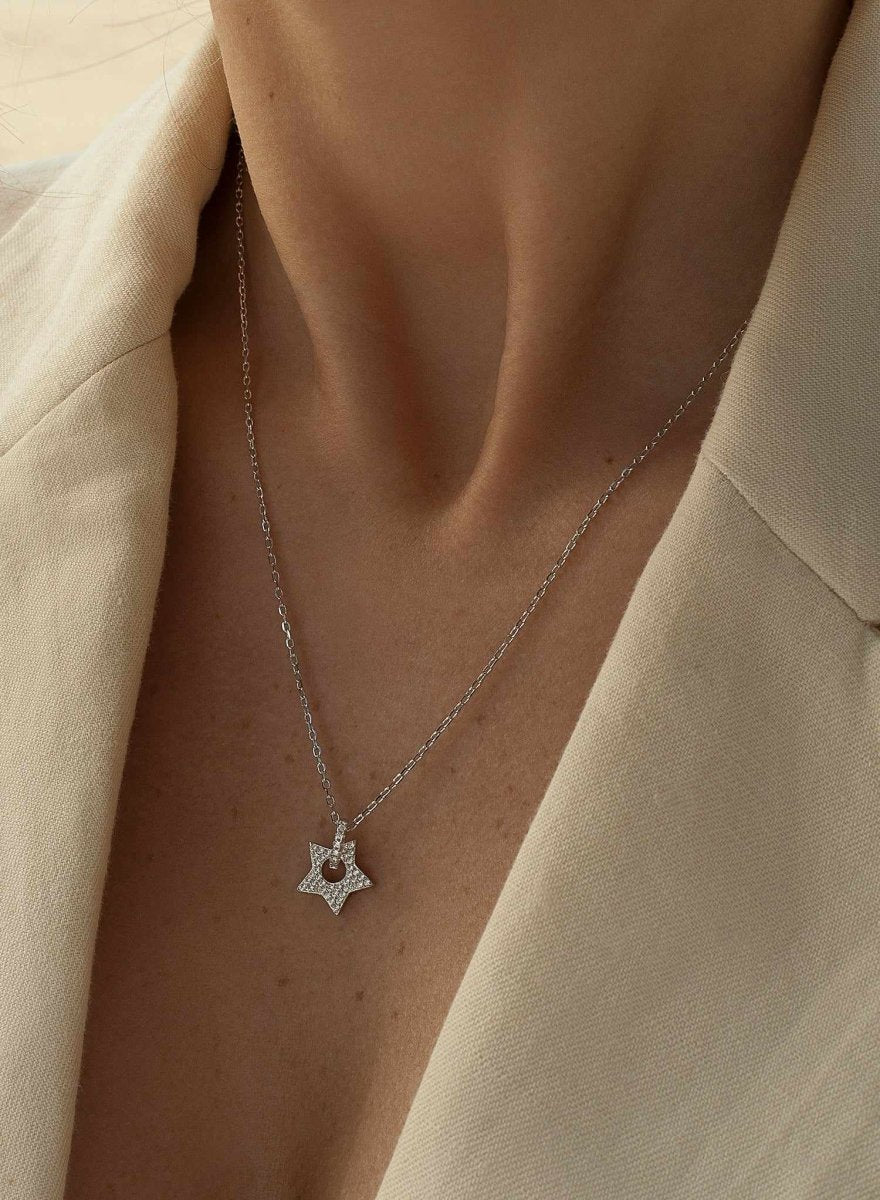 Collar · Colgantes pequeños de plata diseño estrella circonitas