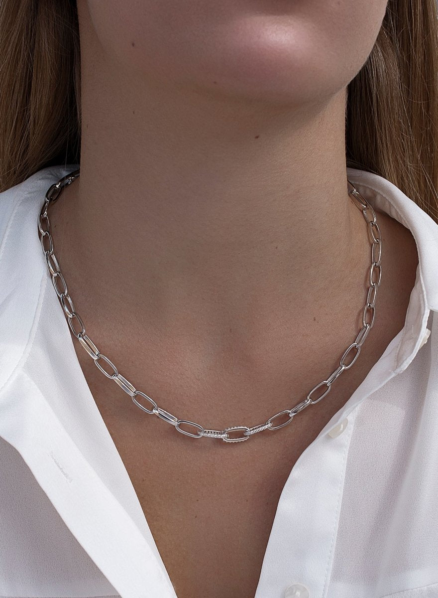 Collar · Collar cadena diseño de paper clip con circonitas