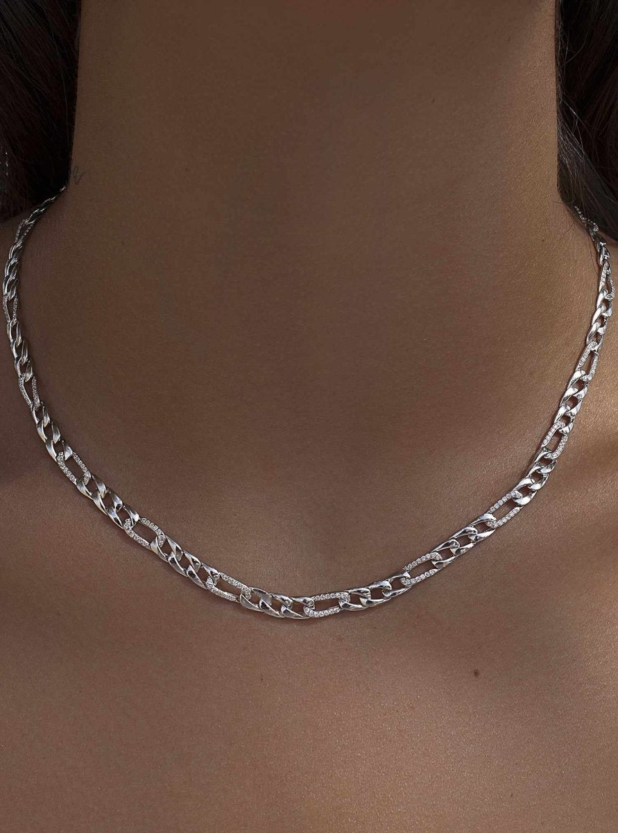 Collar · Collar cadena diseño de eslabones con circonitas y lisos