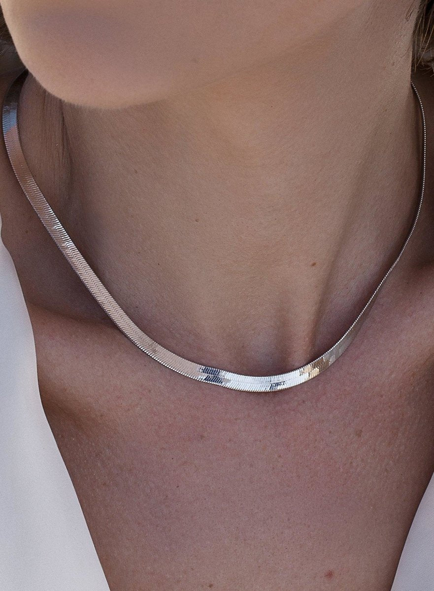 Collar · Collares cortos en plata  diseño snake grueso