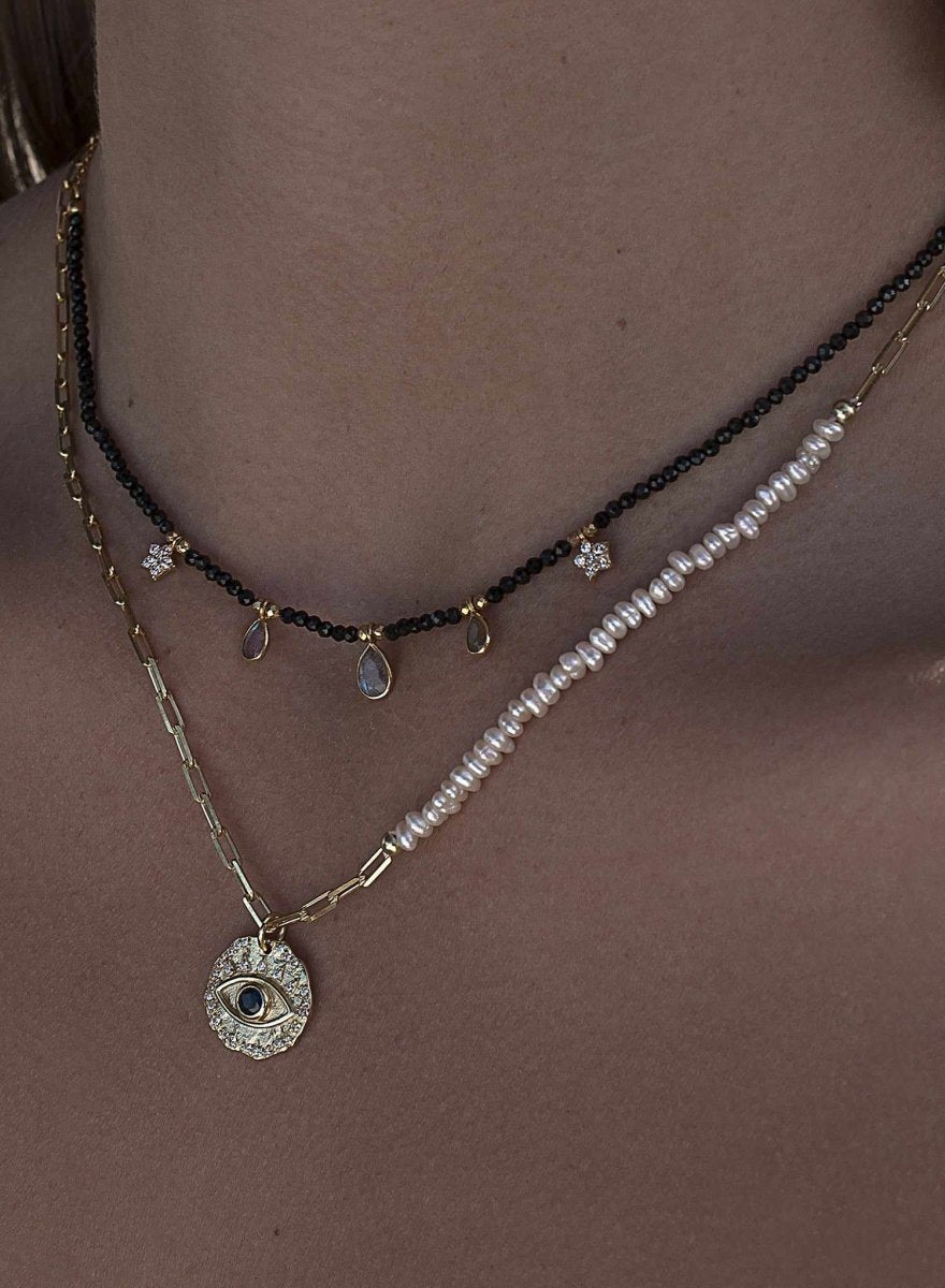 Collar · Collares dobles diseño de bolas  perlas y medalla
