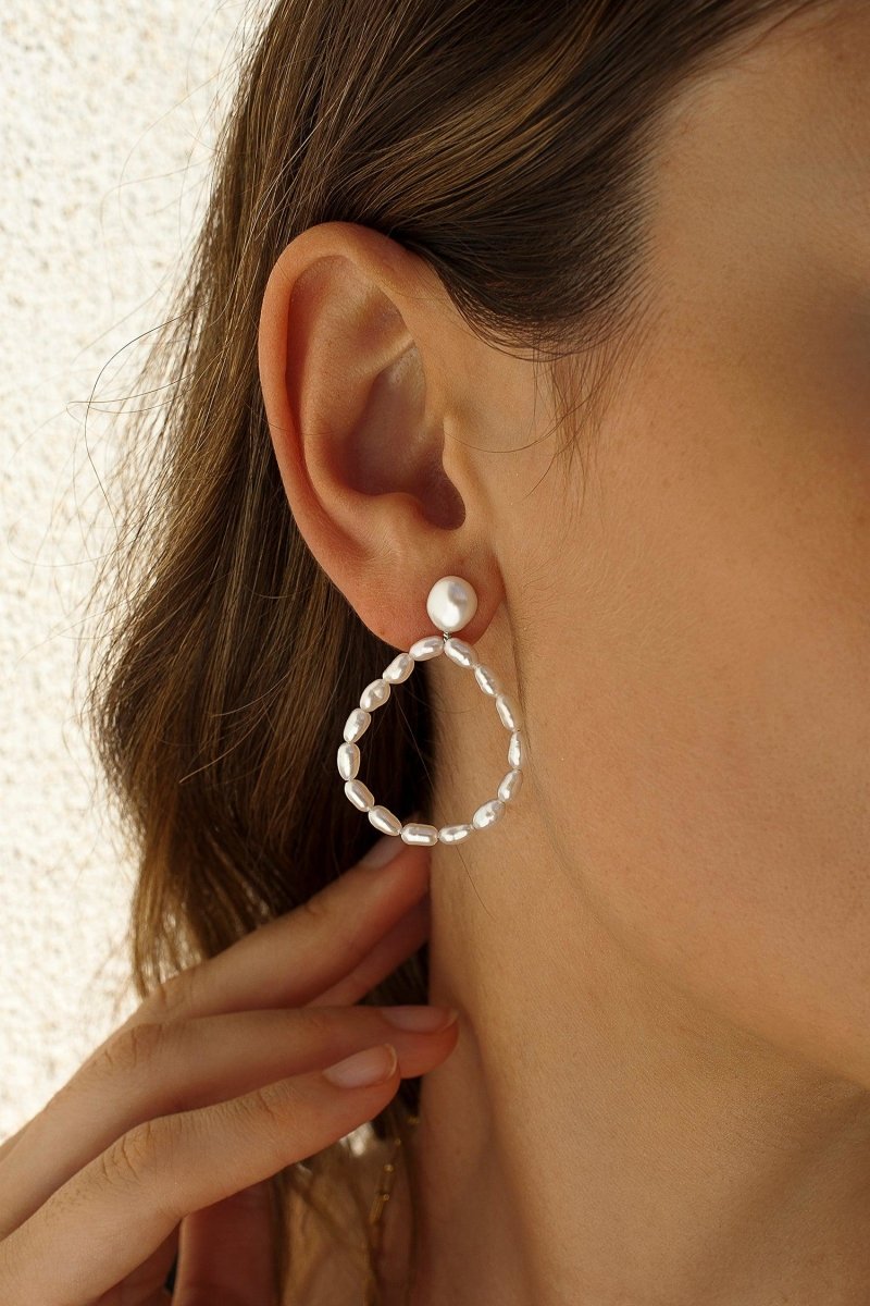 Pendiente · Pendientes perlas estilo aro en forma de pera