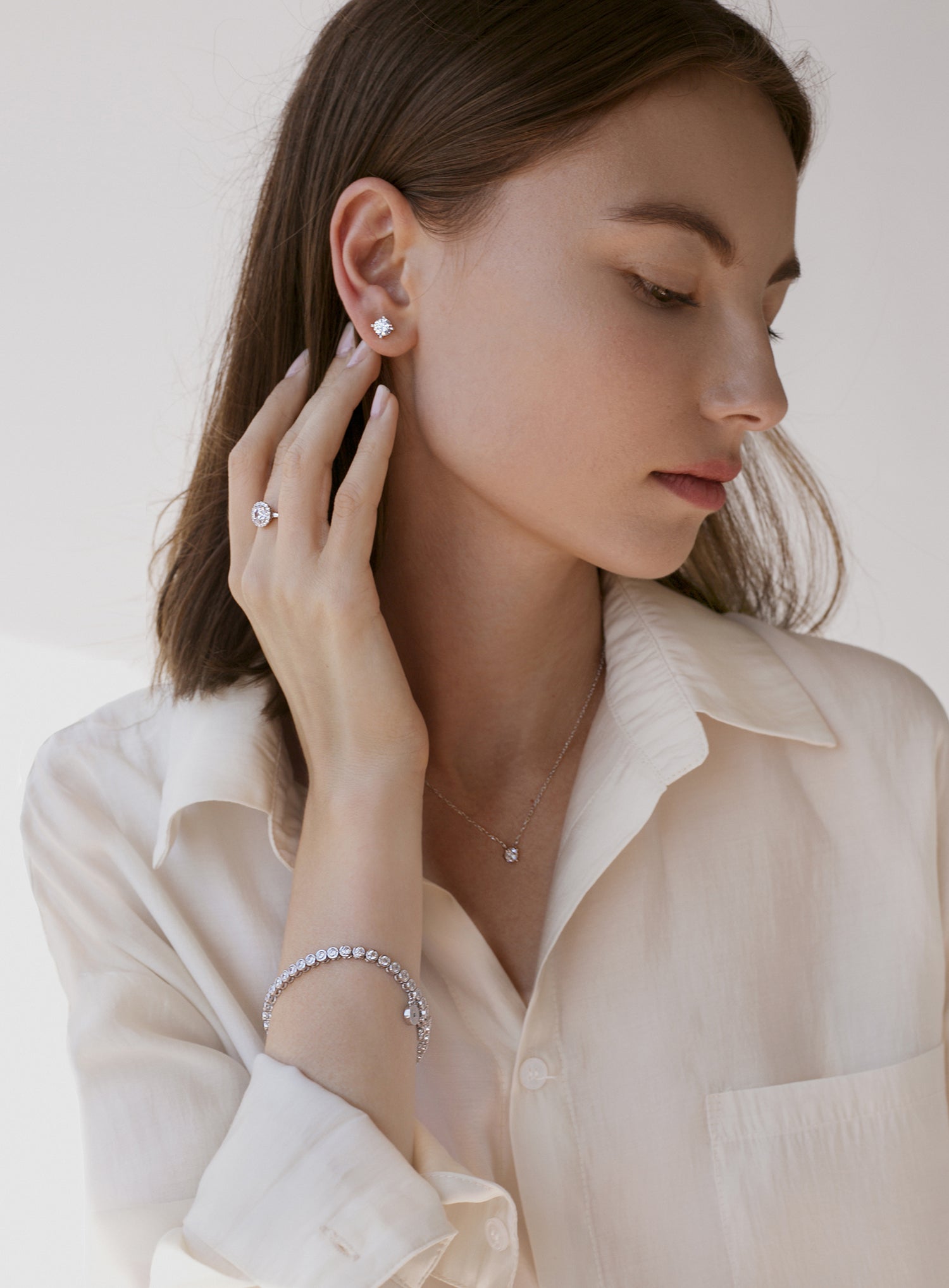 Colgantes pequeños con circonita y plata lisa