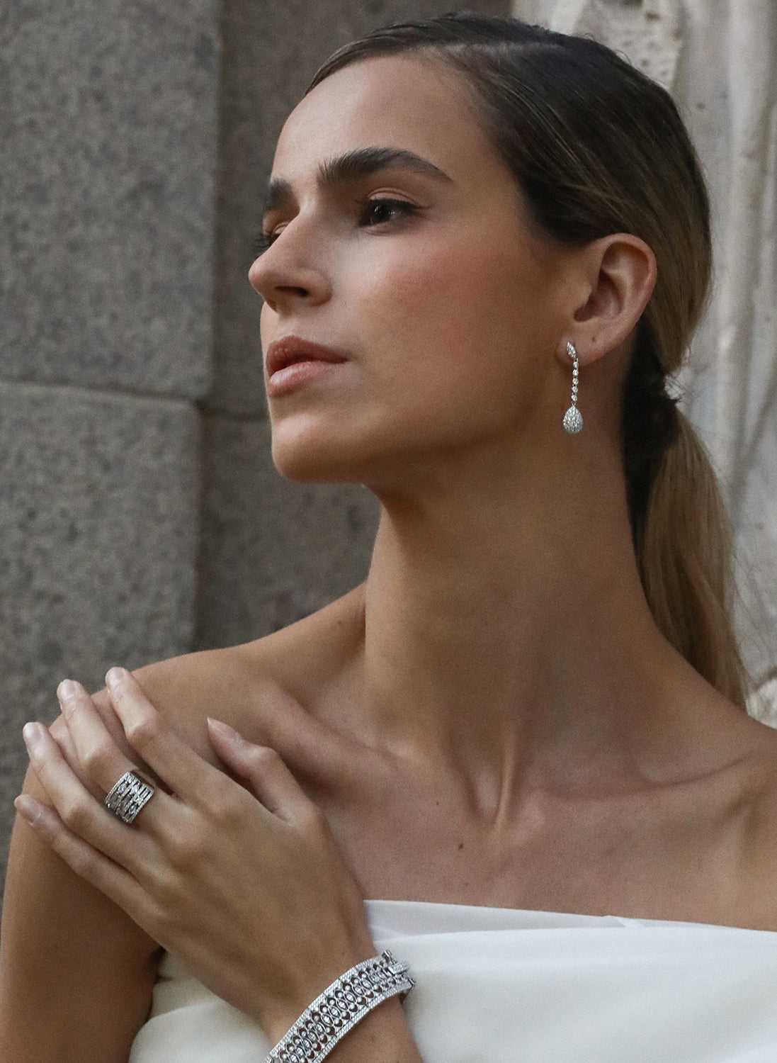 Pendientes novia swarovski de plata diseño colgante con circonita