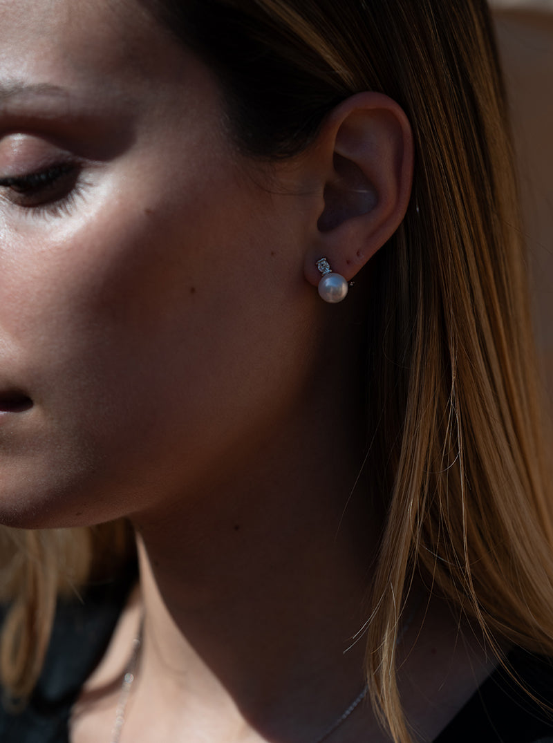 Earrings for you and me, pearl and adamantine quartz design