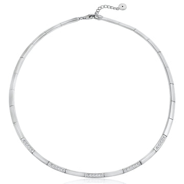 Short necklaces featuring a design of smooth silver pieces with cubic zirconia