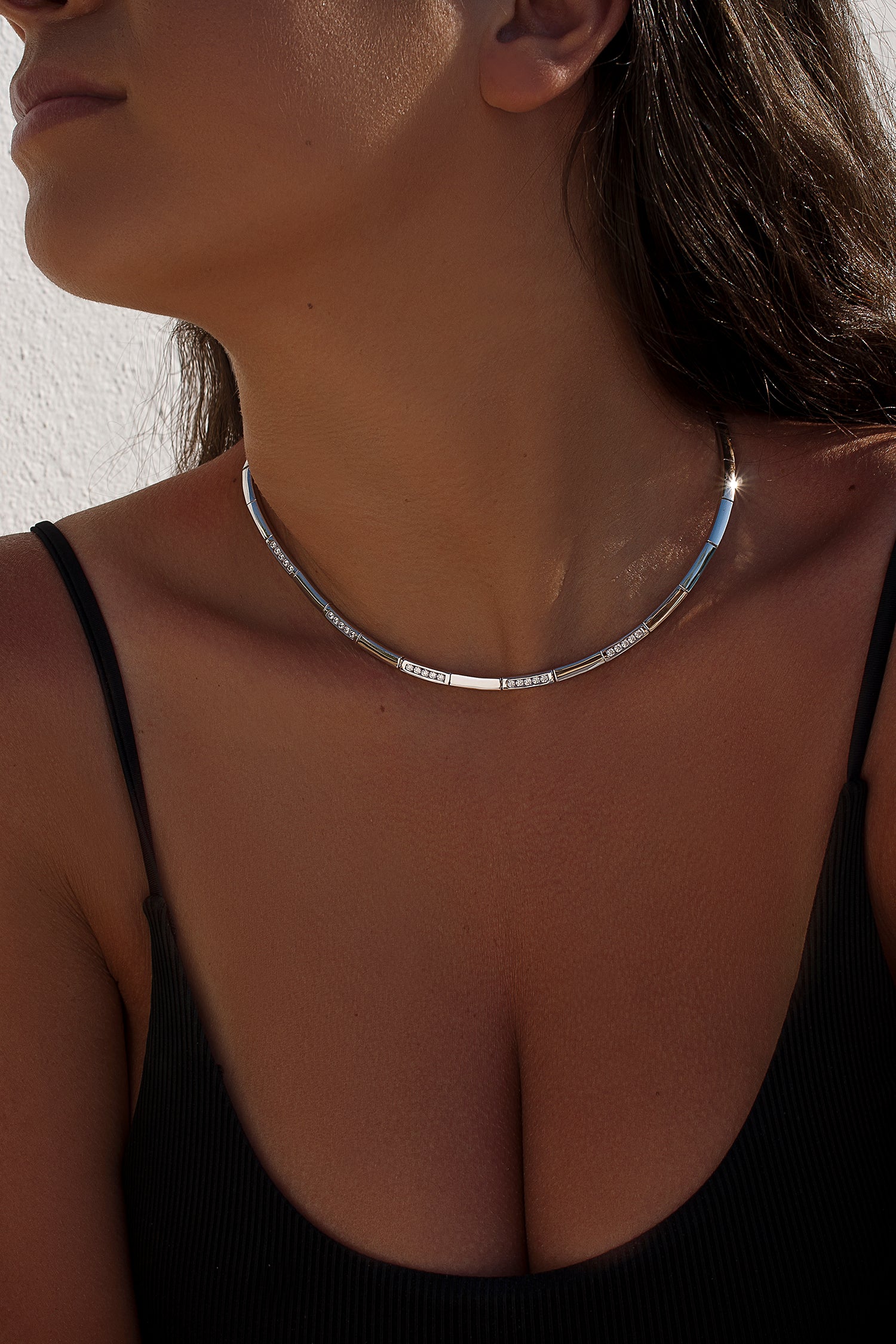 Collares cortos diseño de piezas de plata lisa con circonitas