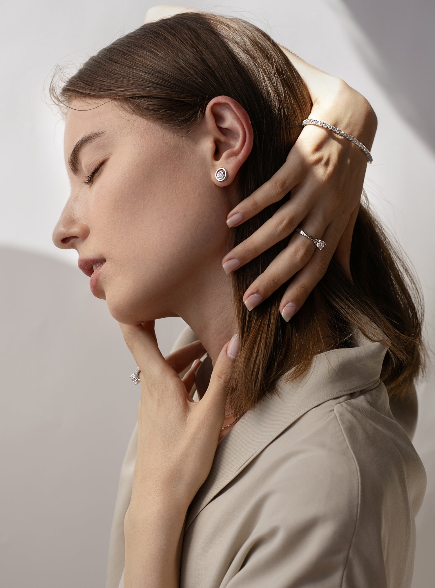 Pendientes botón diseño doble círculo con circonita central