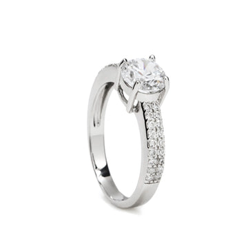 Anillo solitarios diseño facetado con circonitas