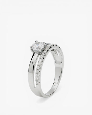 Anillo solitarios diseño de doble carril con circonita central