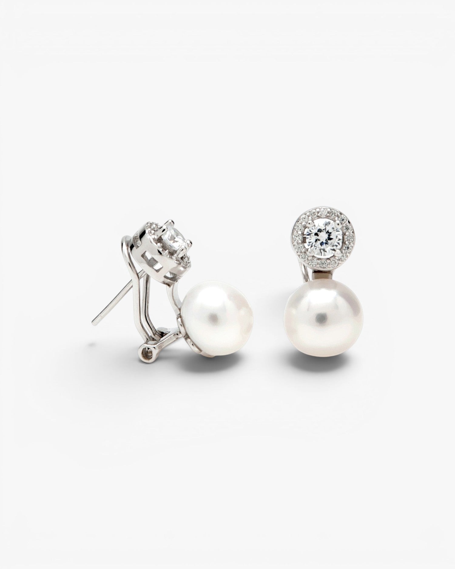 Boucles d'oreilles Tu et Yo avec perle circulaire et zircone cubique