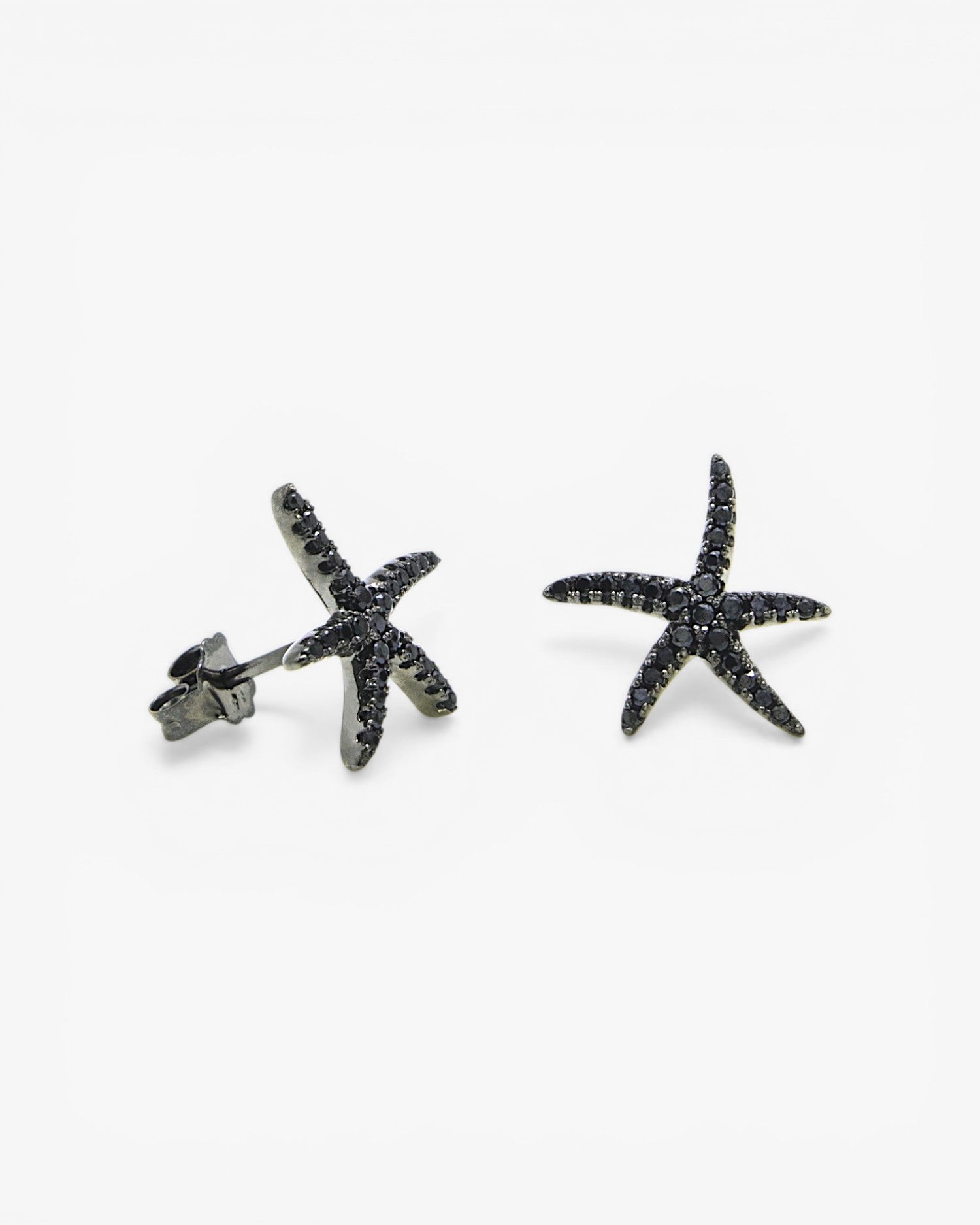 Petites boucles d'oreilles scintillantes à motif d'étoile de mer