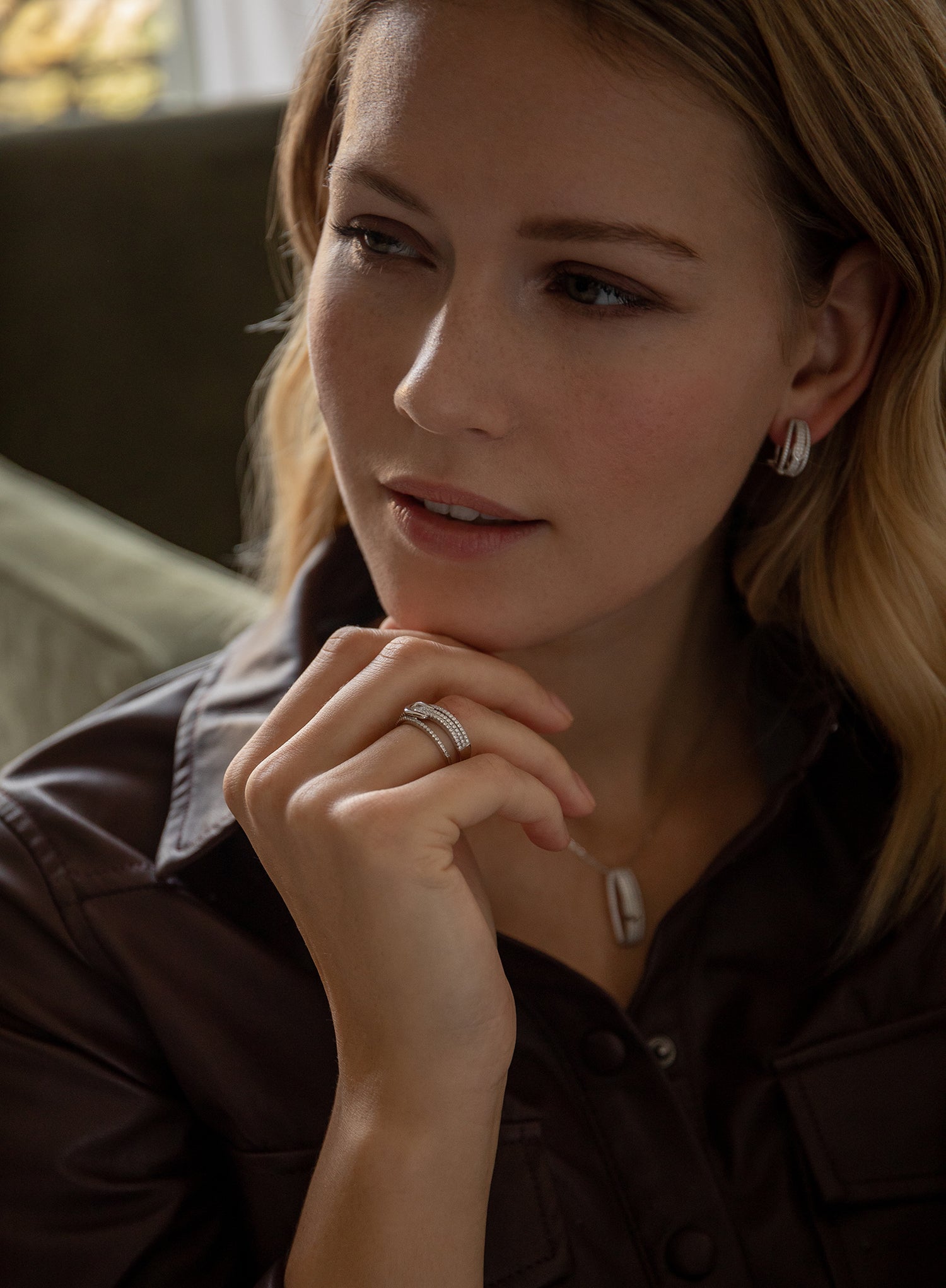 Zirconia rings with buckle design, multiple rows