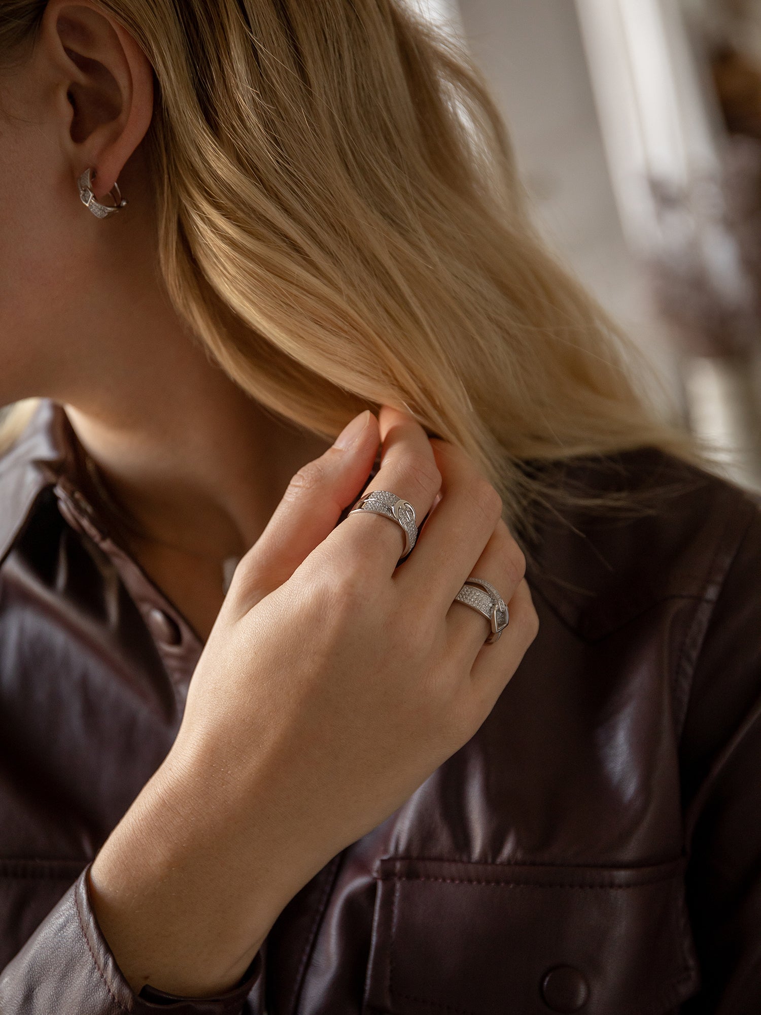 Zirconia rings with horizontal buckle design, two tracks