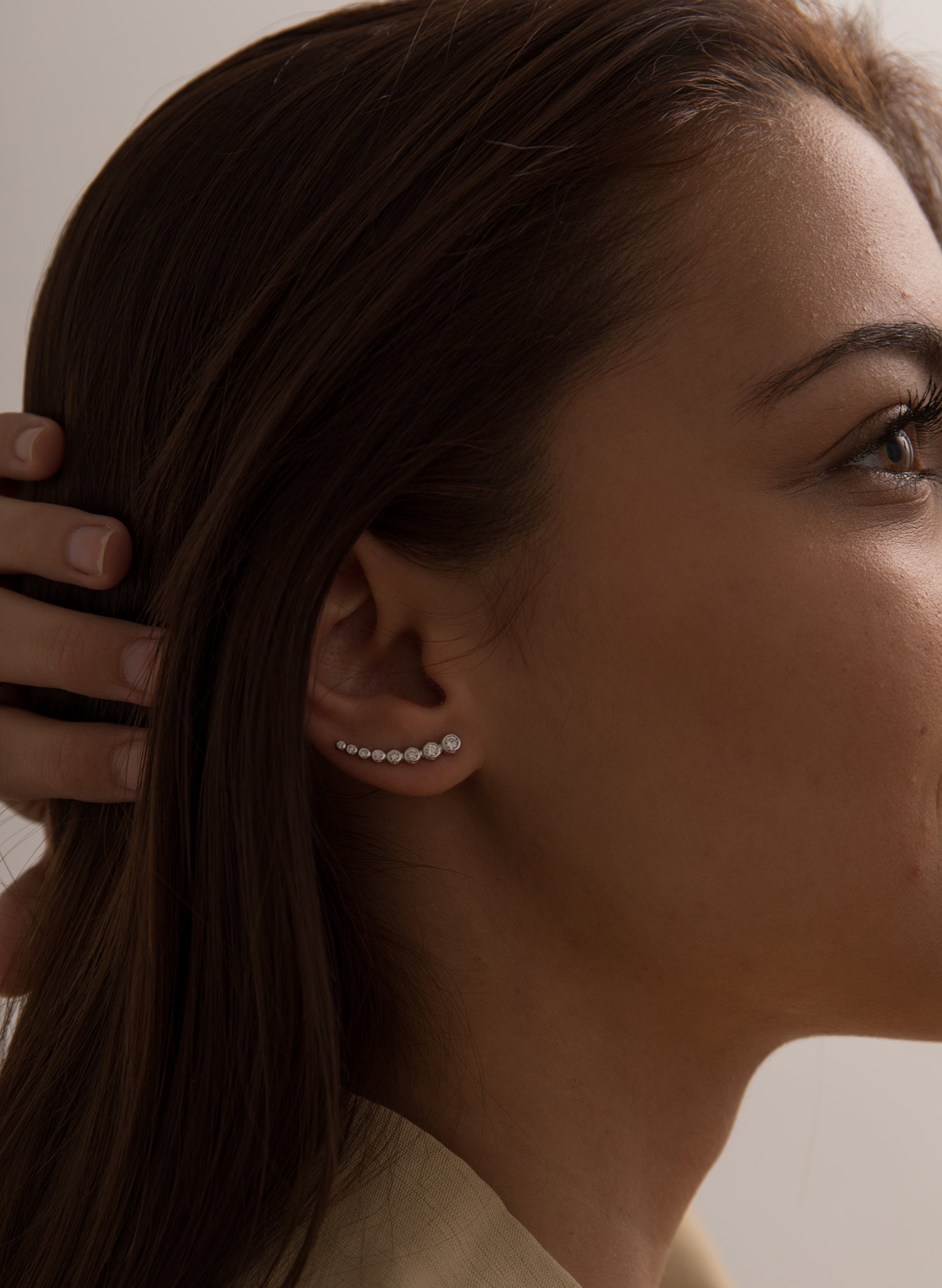 Boucles d'oreilles grimpantes en argent avec zircon cubique en forme de croissant étincelant