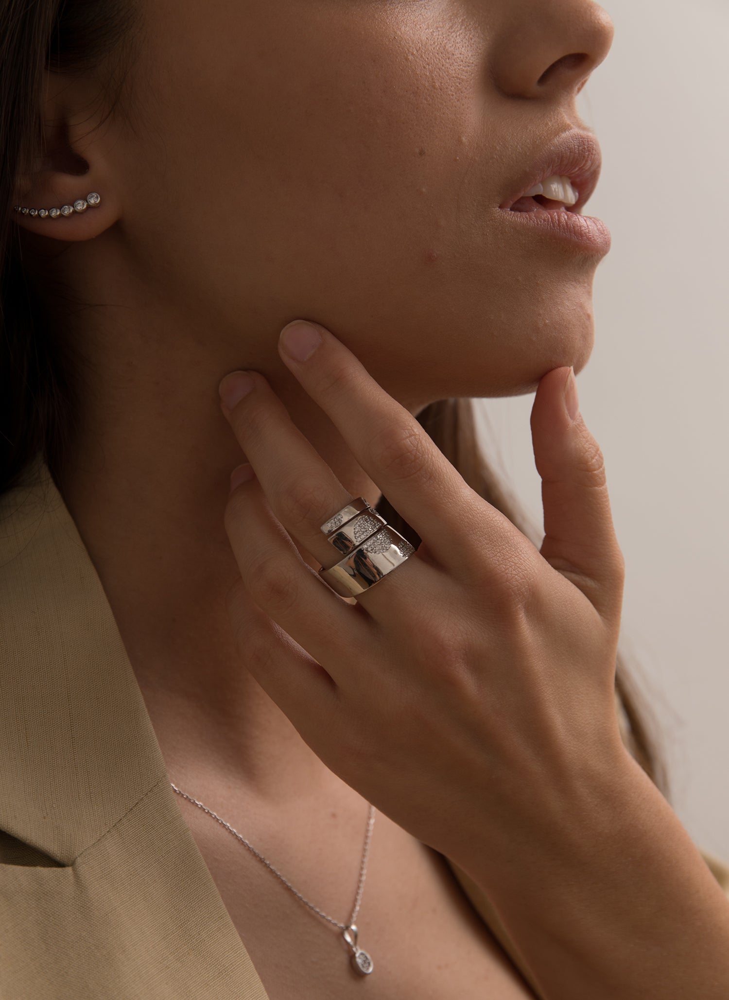 Pendientes trepadores de plata diseño circonitas brillantes crecientes