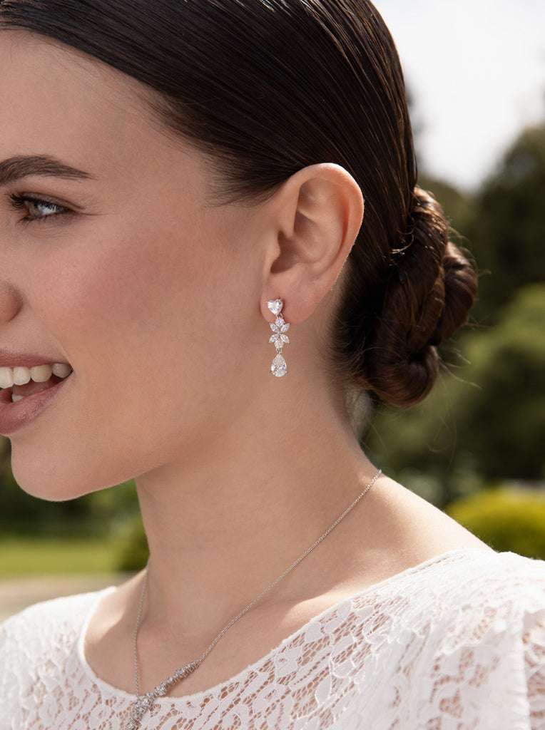 Pendientes novia diseño floral con cuarzos adamantinos