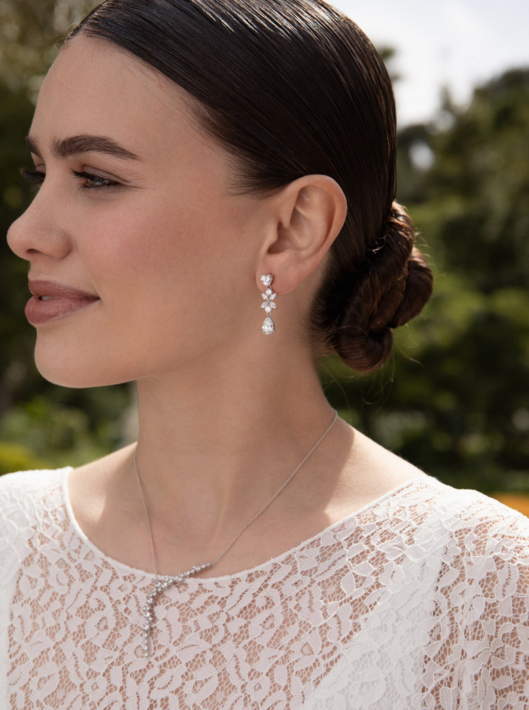 Pendientes novia diseño floral con cuarzos adamantinos