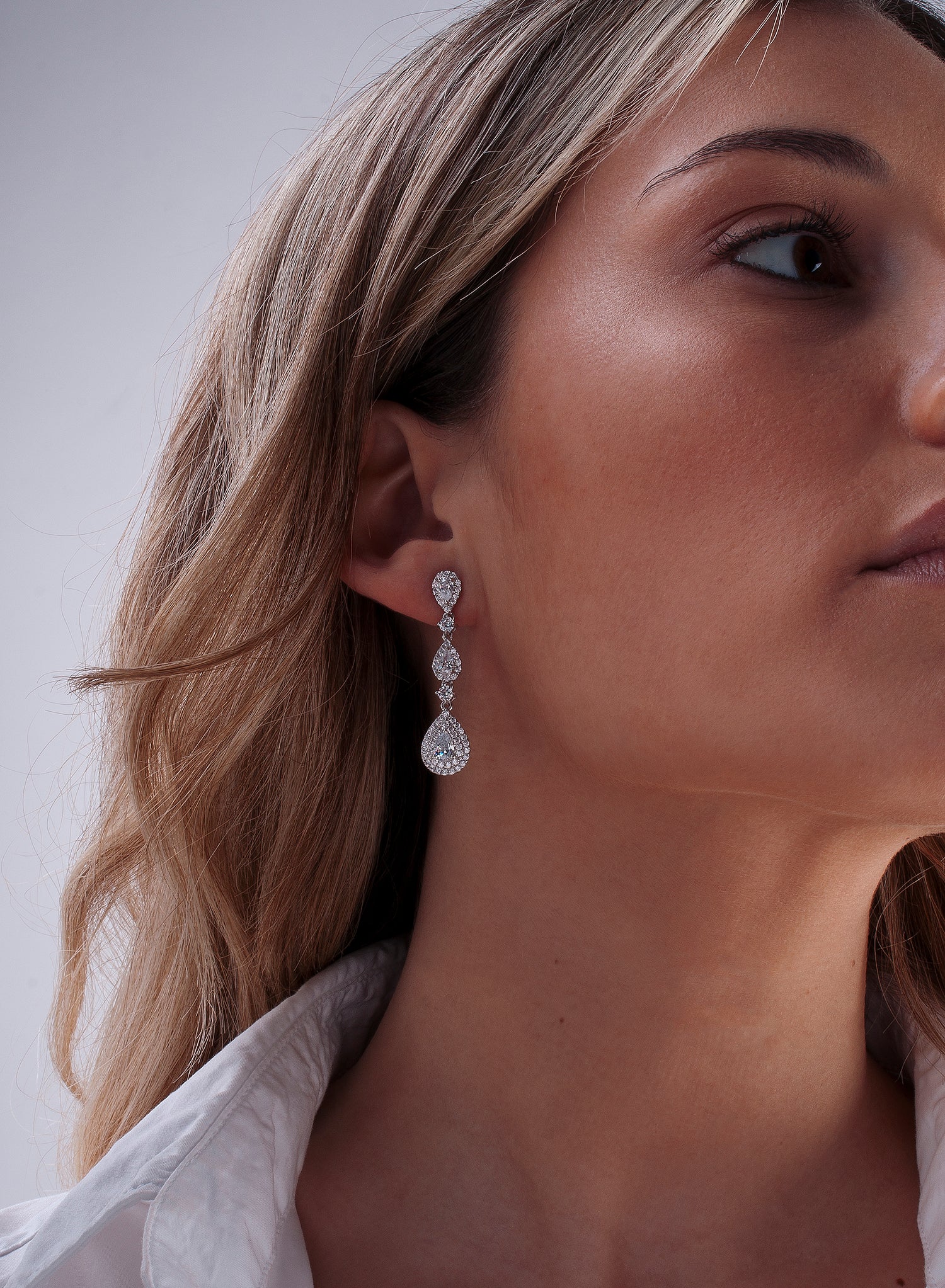 boucles d'oreilles longs mariée de argent en différentes tailles avec zircons