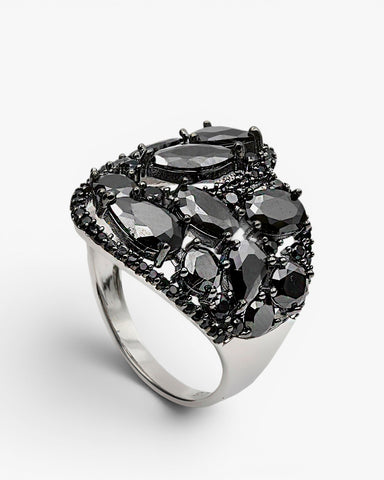 Anillos anchos con circonitas negras y motivo floral