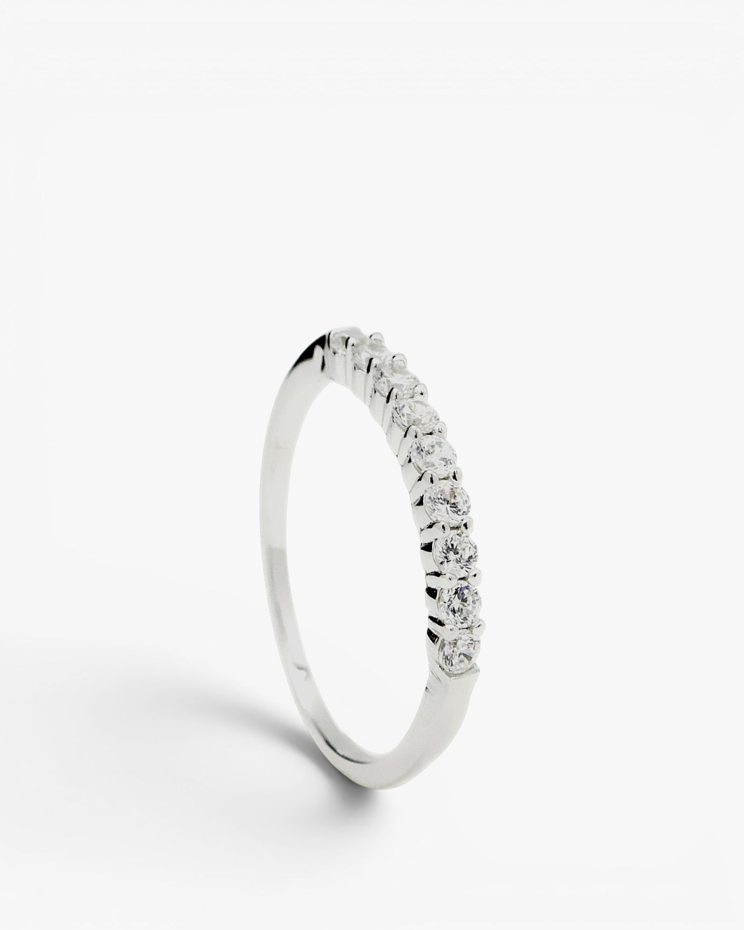 Bagues en argent fin ornées de motifs en zircone cubique blanche