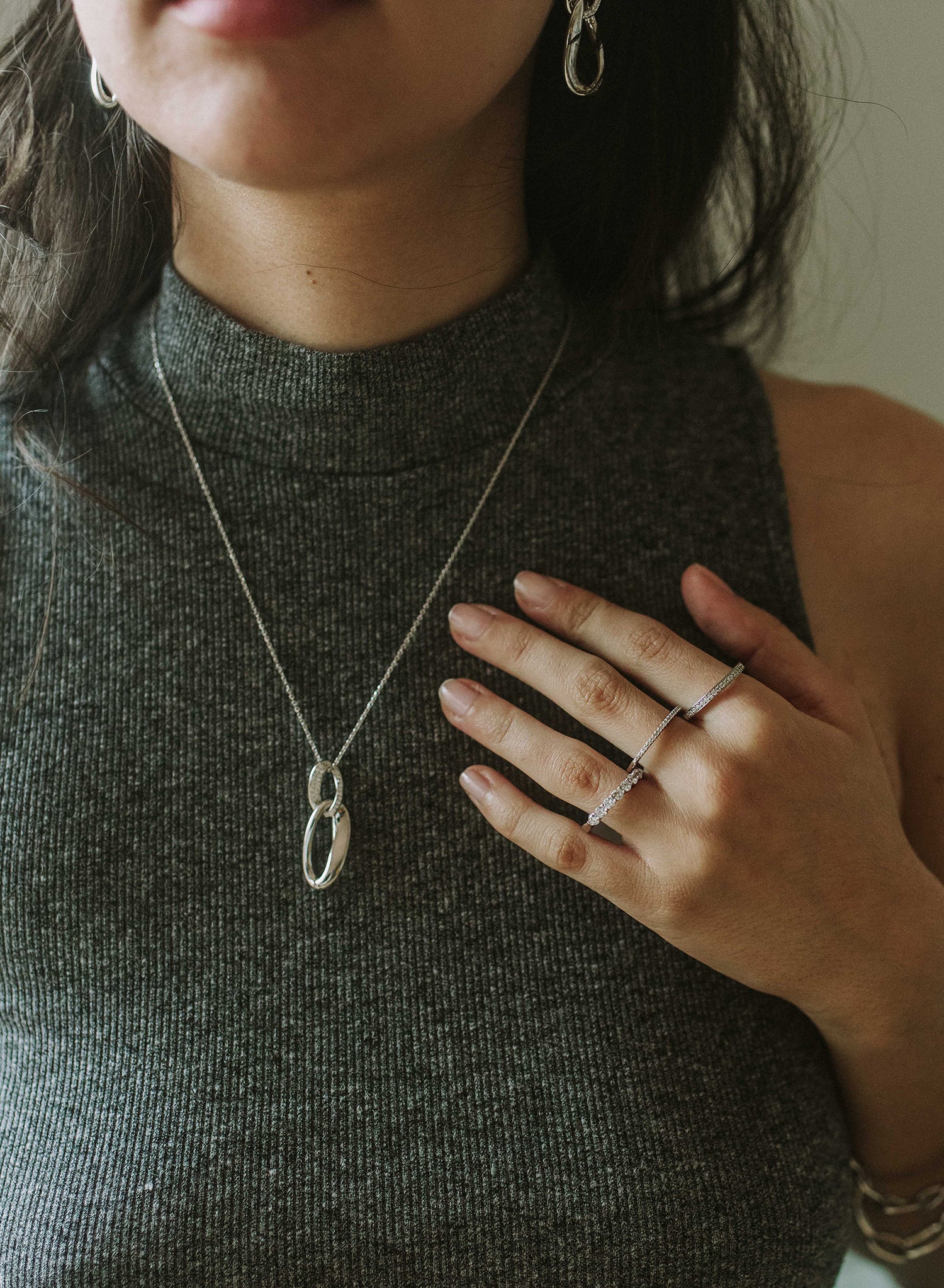 Bagues en argent fin ornées de motifs en zircone cubique blanche