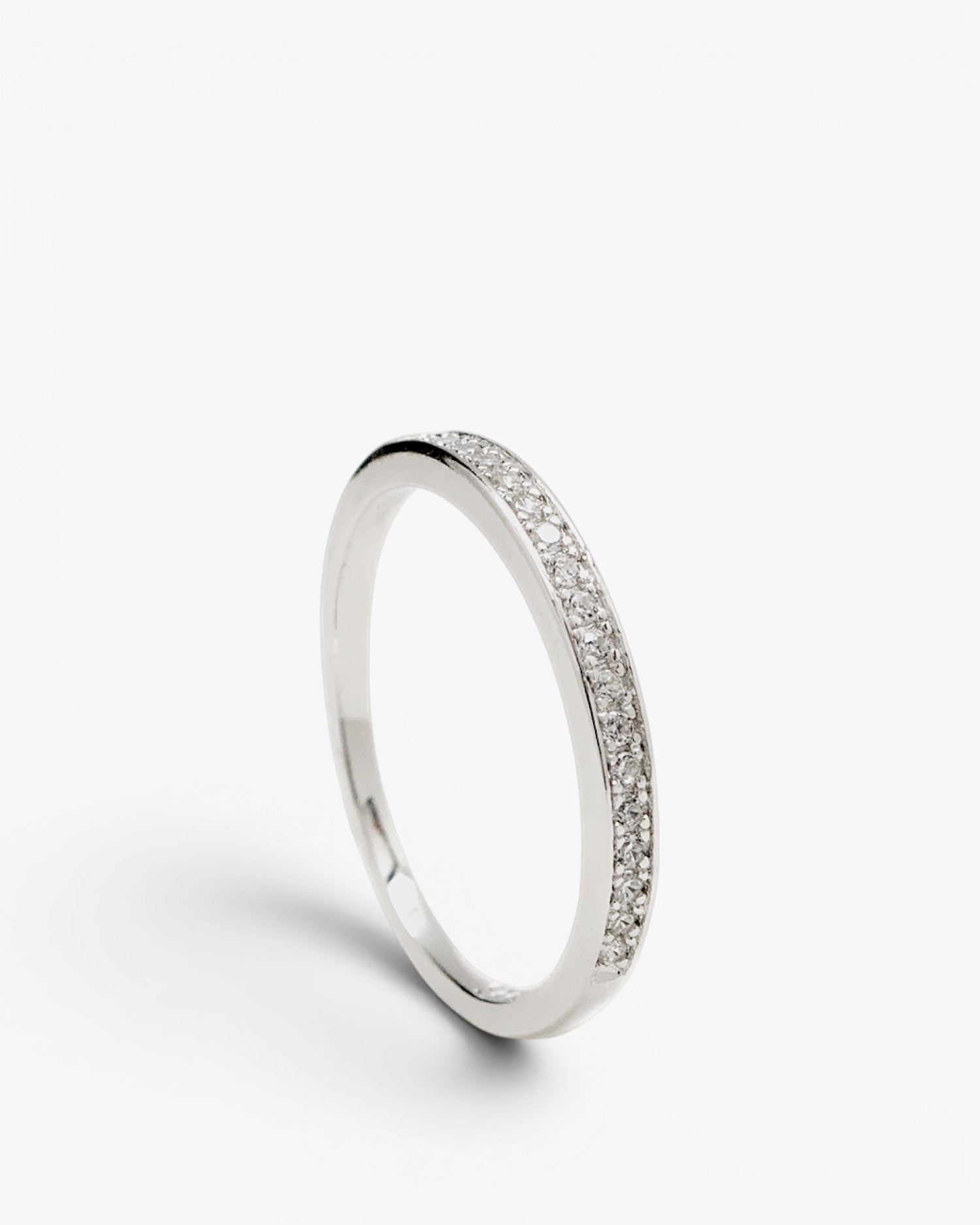 Bagues classiques en argent fin ornées de zirconiums cubiques