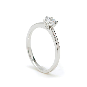 Classic design silver solitaire ring