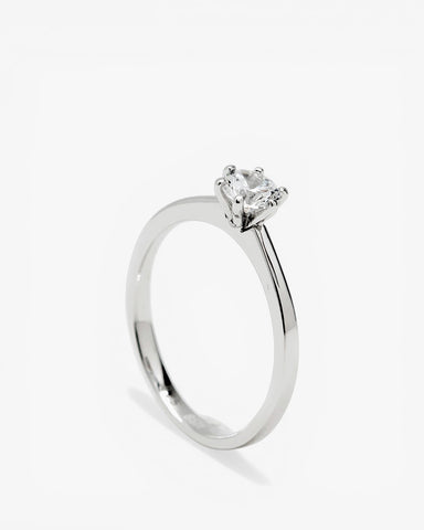 Classic design silver solitaire ring
