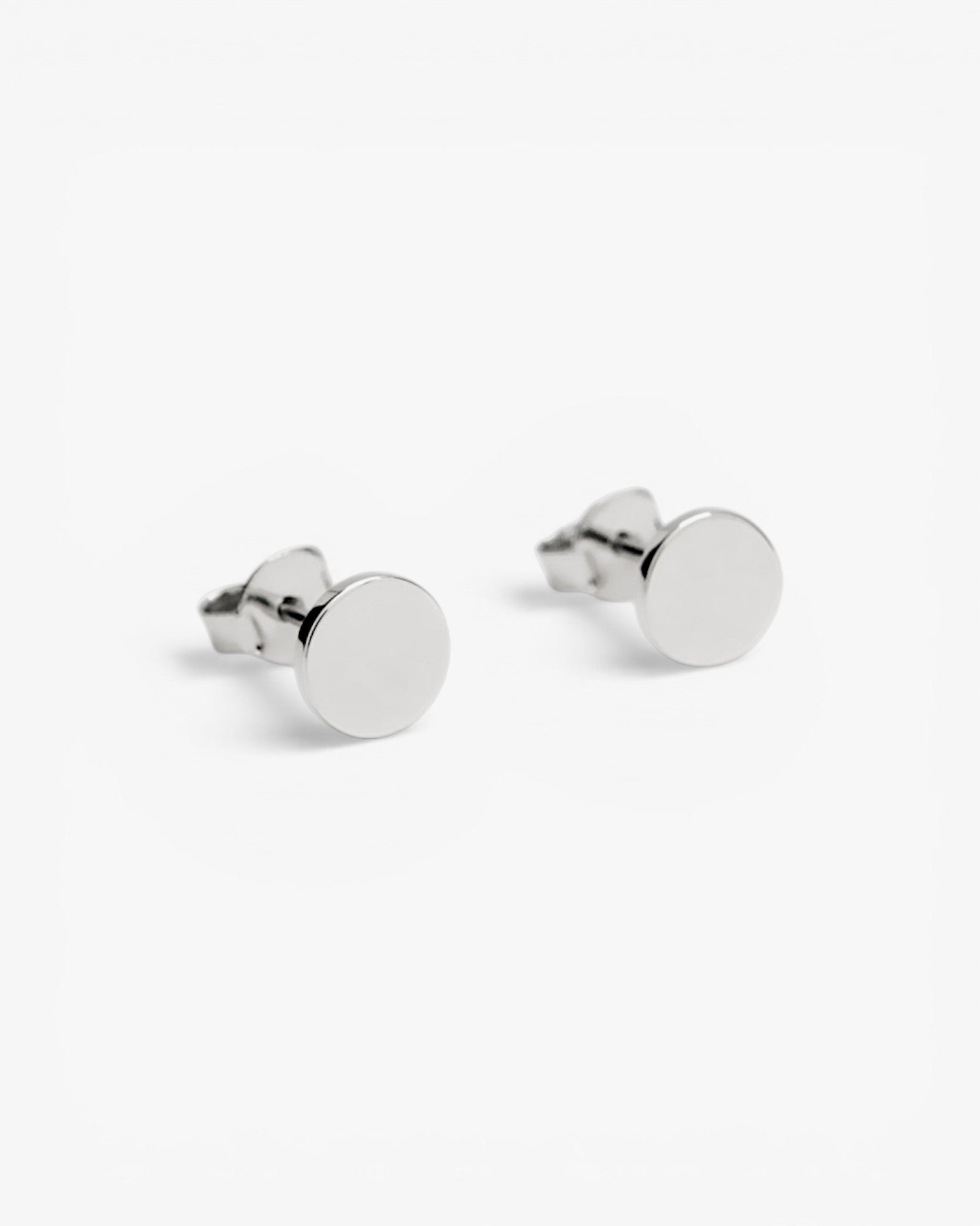 Pendientes botón de plata lisa diseño circular