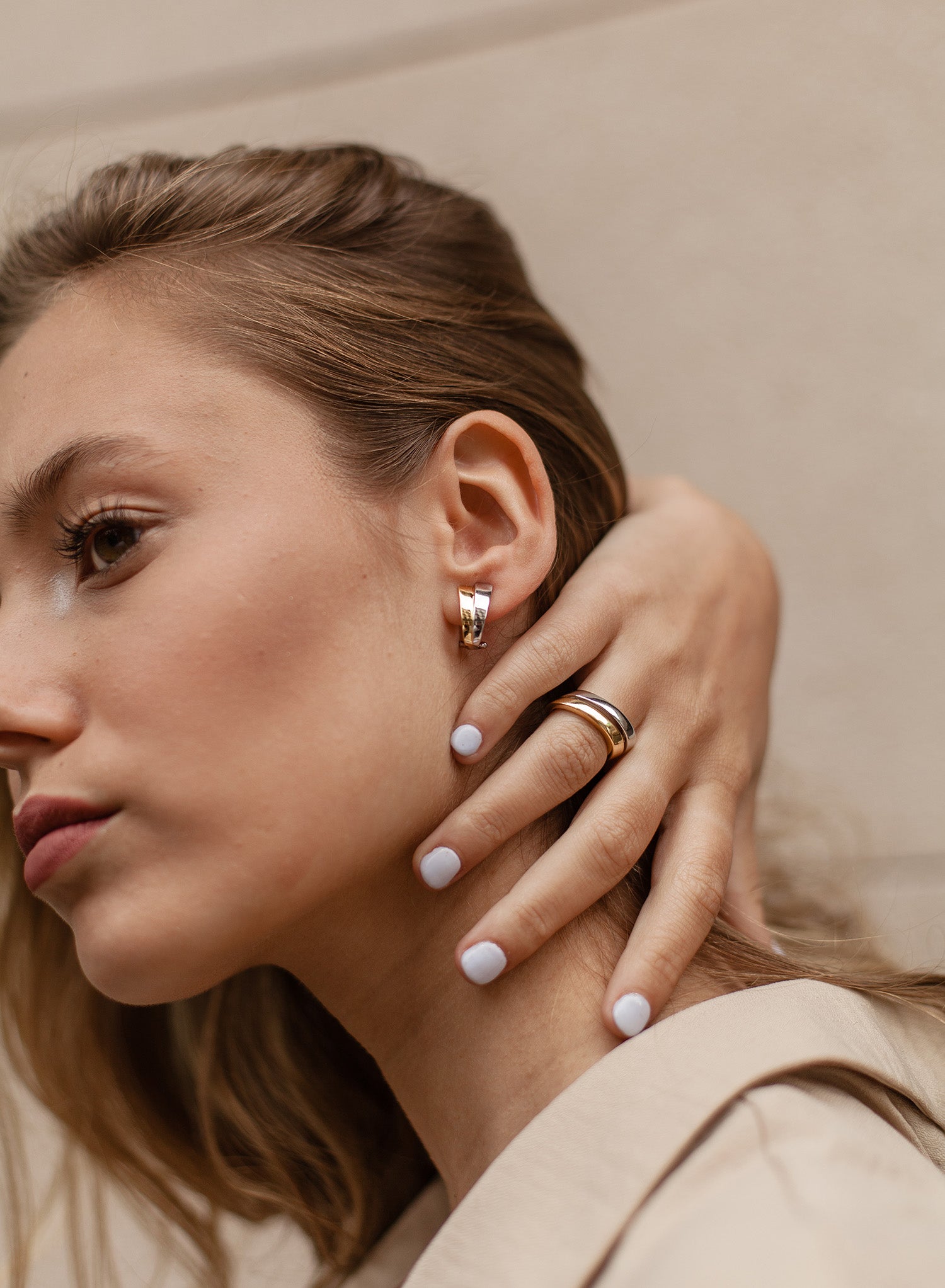 Anillos anchos en plata diseño diagonal bicolor