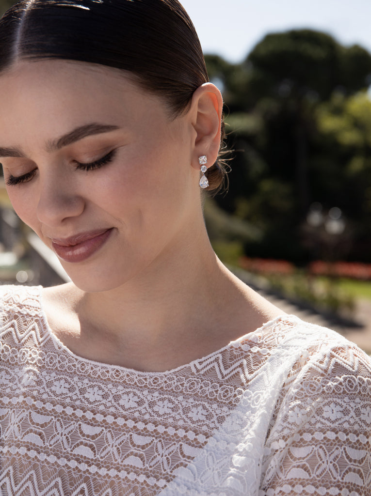 Pendientes de novia pequeños clásicos con garras