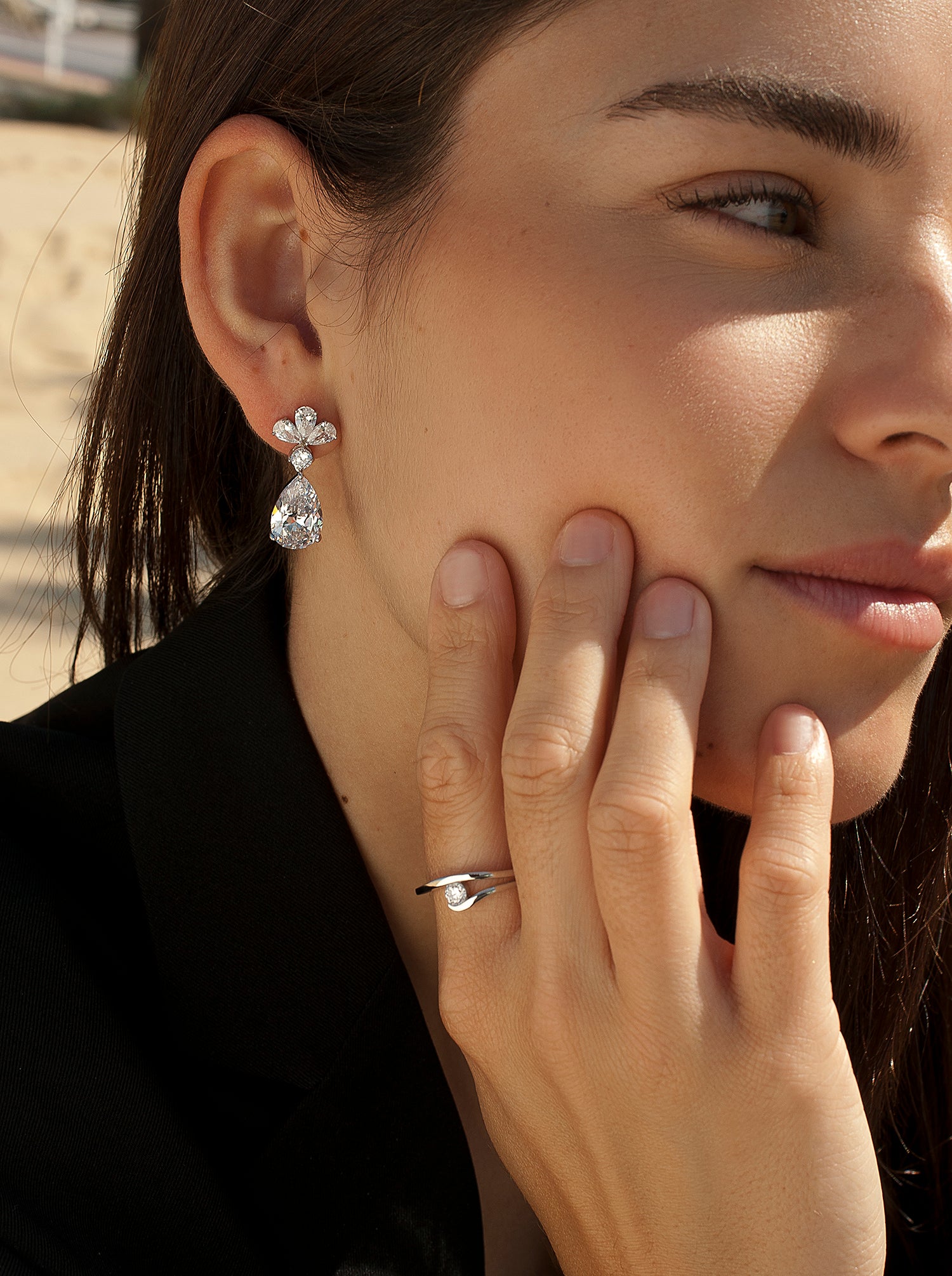 Pendientes de novia pequeños diseño lágrima y circonita