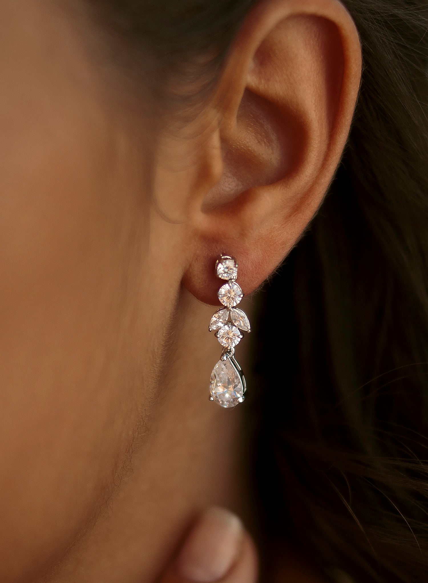 Boucles d'oreilles de mariée en argent et oxydes de zirconium, motif floral