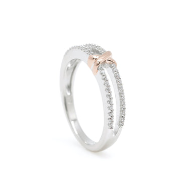 Anillos circonitas diseño de doble carril y grapa bicolor